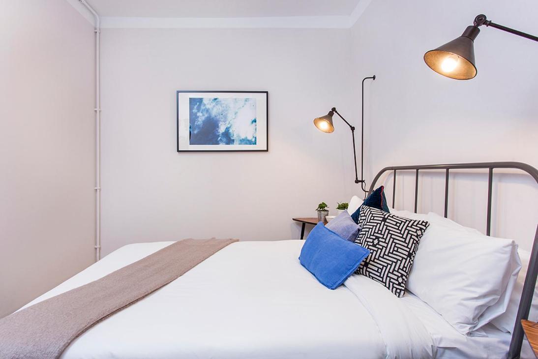 Stay U-Nique Apartments Fira Bcn L'Hospitalet de Llobregat Szoba fotó